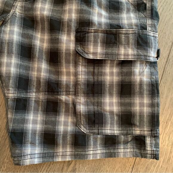 WRANGLER CARGO SHORTS MEN PLAID COTTON SPANDEX BLUE TAN WHITE RELAXED FIT. - Picture 9 of 12